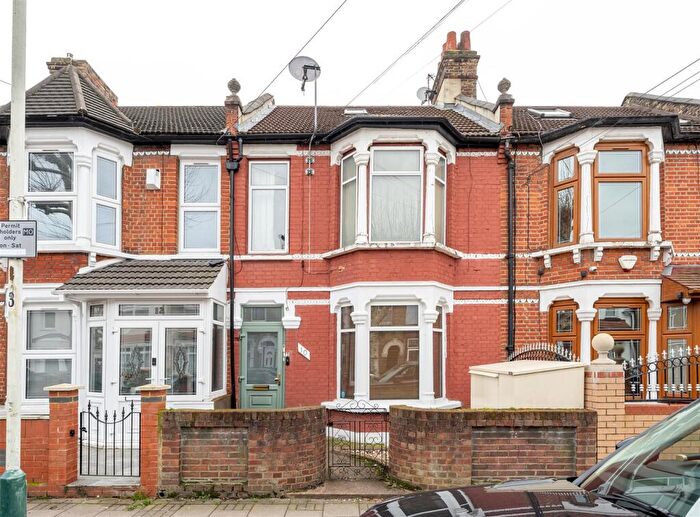 2 Bedroom Flat For Sale In Derby Road, Forest Gate, E7