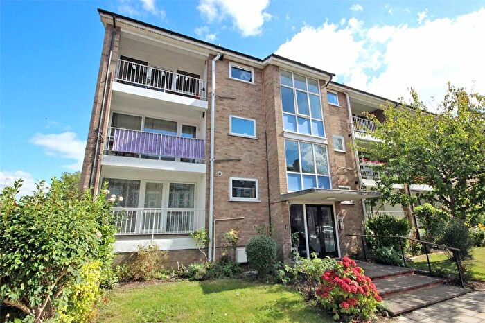 2 Bedroom Apartment For Sale In St. Michaels Road, Bedford, Bedfordshire, MK40