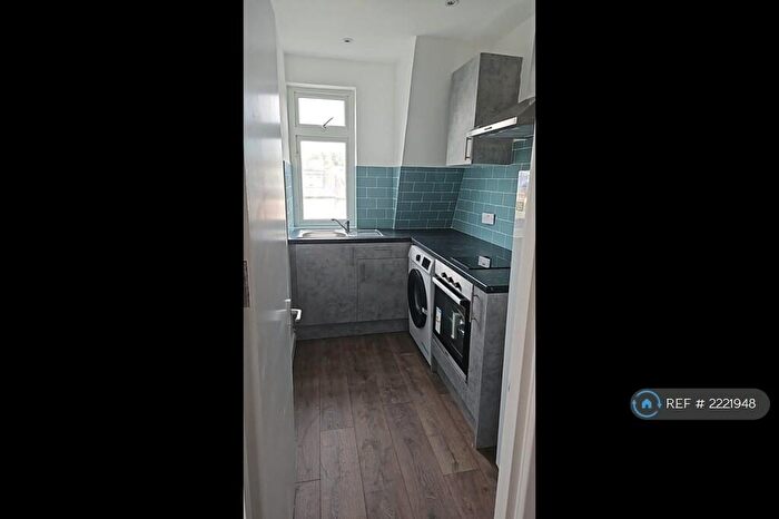 2 Bedroom Flat To Rent In Belsize Park, London, NW3
