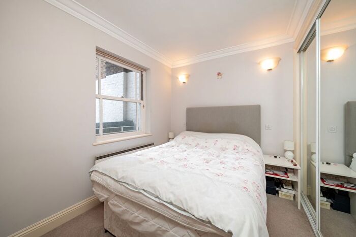 1 Bedroom Flat For Sale In Beaufort Gardens, London, SW3