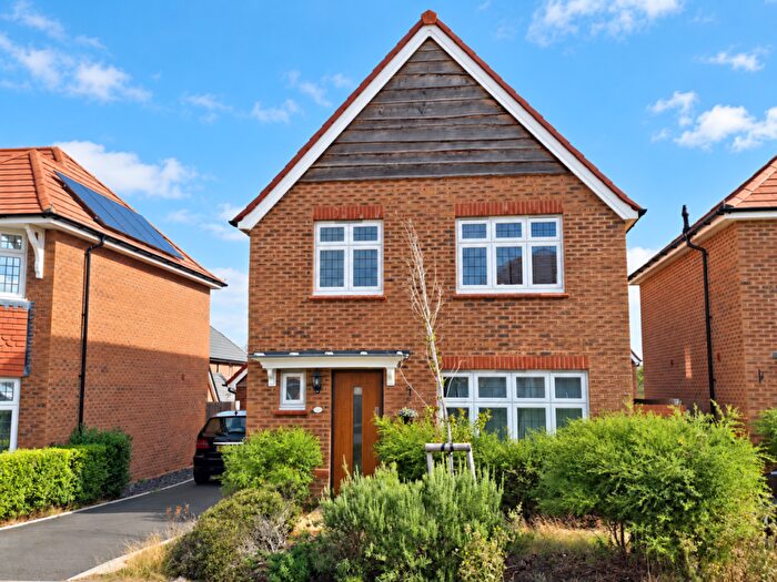 3 Bedroom Detached House To Rent In Chisbury Road, Swindon, Wiltshire, SN3
