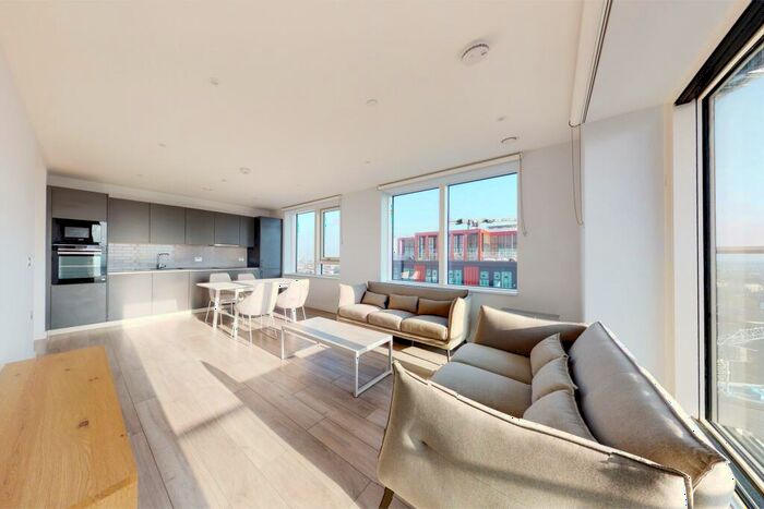 2 Bedroom Apartment To Rent In Park Central East, London, SE1