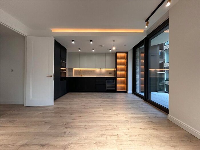 2 Bedroom Apartment To Rent In Vermont House, City Road, London, EC1V