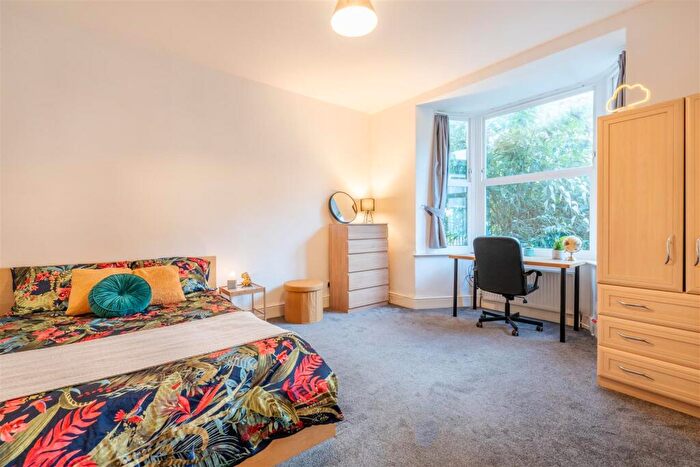 5 Bedroom House To Rent In Club Garden Road, Sharrow, Sheffield, S11