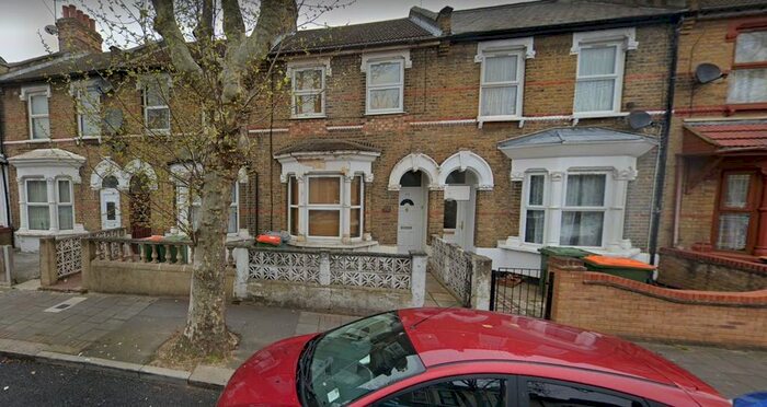 4 Bedroom Semi-Detached House To Rent In South Esk Road, Newham, London, E7