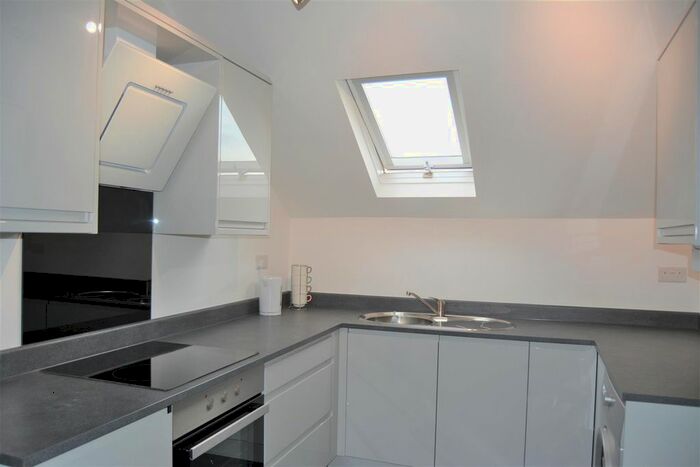 1 Bedroom Flat To Rent In Wellington Street, Lindley, Huddersfield, HD3