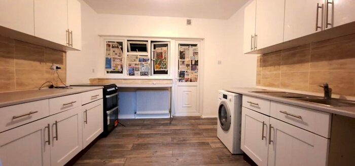 4 Bedroom End Of Terrace House To Rent In Felhurst Crescent, Dagenham, RM10