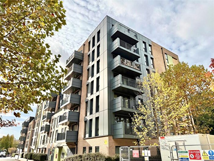 1 Bedroom Flat To Rent In Theodor Court, NW9