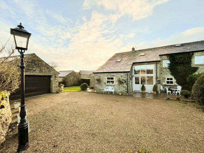 3 Bedroom Barn Conversion For Sale In Gallaber Farm, Hellifield, BD23