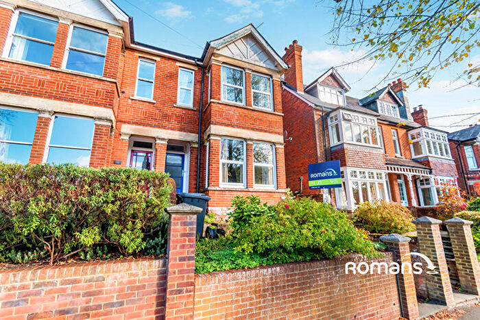 2 Bedroom Flat To Rent In Stockbridge Road, Winchester, Hampshire, SO22