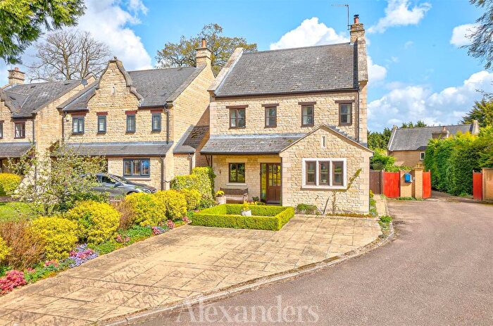 5 Bedroom Detached House For Sale In Stocken Hall Mews, Stretton, LE15