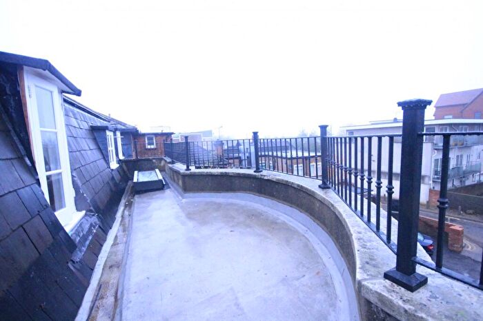 1 Bedroom Flat To Rent In Old House, Shenfield Road, Brentwood, Essex, CM15