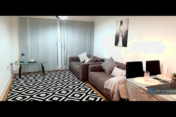 2 Bedroom Flat To Rent In Moss Lane East, Manchester, M14