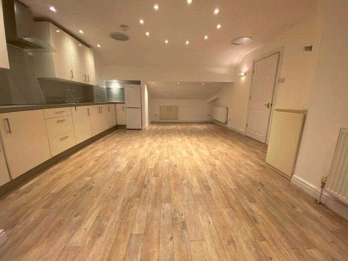 2 Bedroom Flat To Rent In Eastern Drive, Liverpool, L19