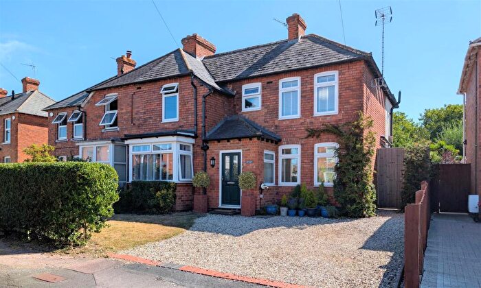 4 Bedroom Semi Detached House For Sale In Bloomfield Road, Gloucester, GL1