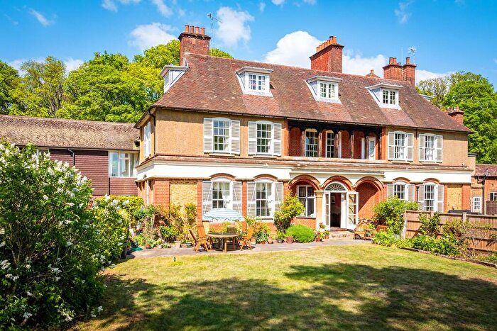 5 Bedroom House For Sale In Puttenham Heath Road, Puttenham, Guildford, Surrey, GU3