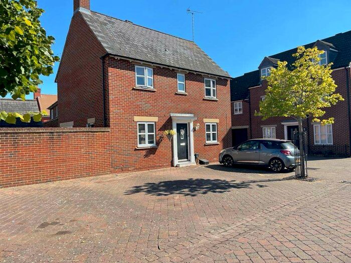 3 Bedroom Detached House To Rent In Dunvant Road, Swindon, Wiltshire, SN25