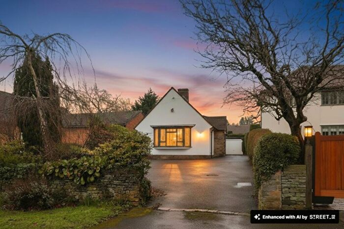 2 Bedroom Detached Bungalow For Sale In Chatsworth Road, Chesterfield, S40