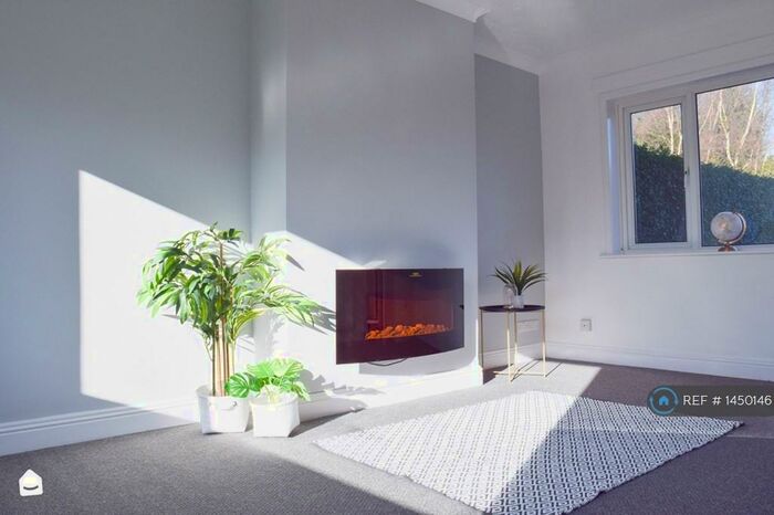 3 Bedroom Semi-Detached House To Rent In Milne Grove, Bircotes, Doncaster, DN11