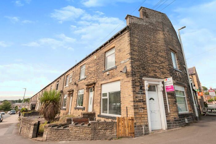 2 Bedroom House To Rent In Heathy Lane, Halifax, HX2