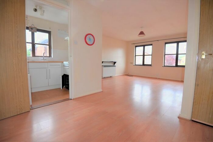 1 Bedroom Maisonette To Rent In Pheasant Walk, Oxford, OX4