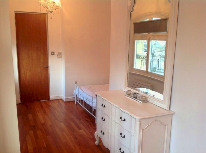 2 Bedroom Flat To Rent In Brunswick Street, Liverpool, L2