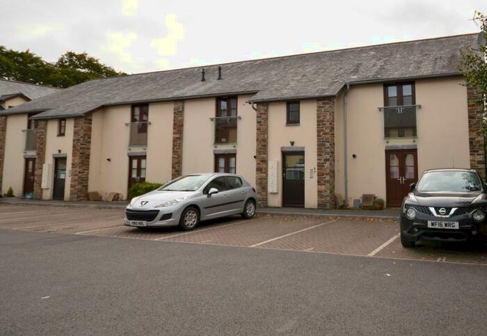 2 Bedroom Flat To Rent In Okehampton, EX20