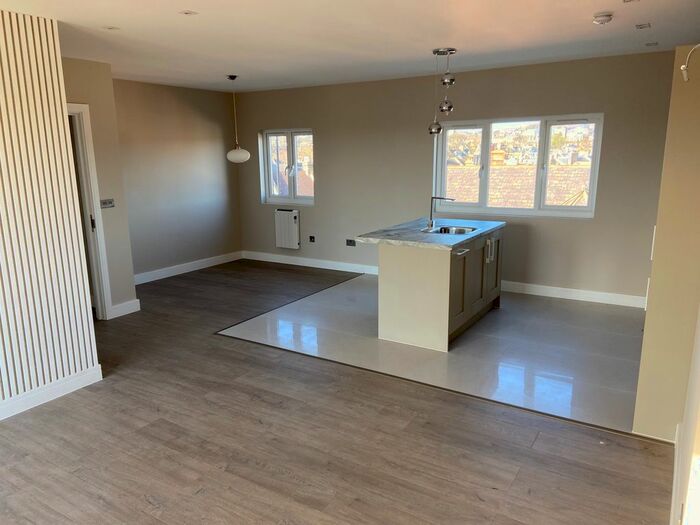 2 Bedroom Flat To Rent In Catford Hill, Catford, SE6