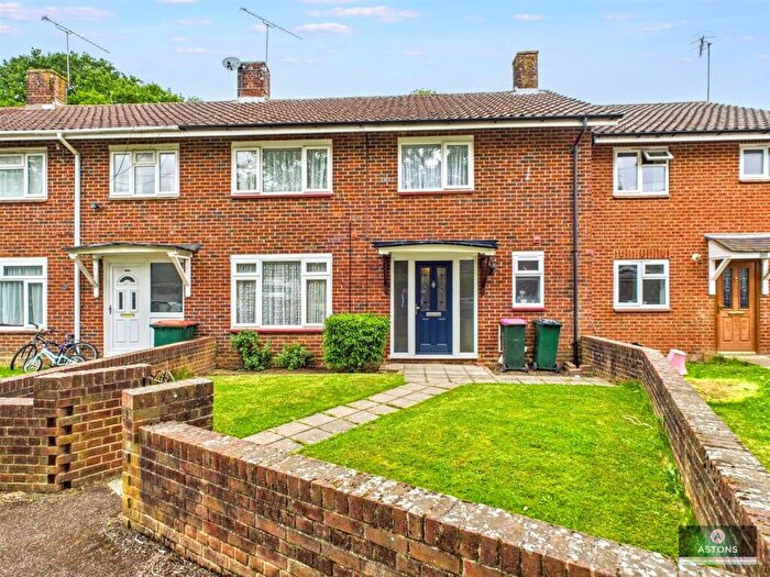 4 Bedroom Terraced House For Sale In Walnut Lane, Langley Green, RH11