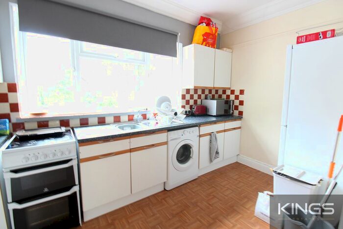 2 Bedroom Flat To Rent In Lawn Road, Southampton SO17