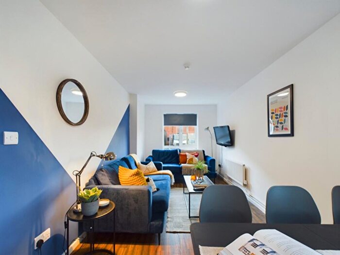 6 Bedroom House To Rent In Brookside, Derby, DE1