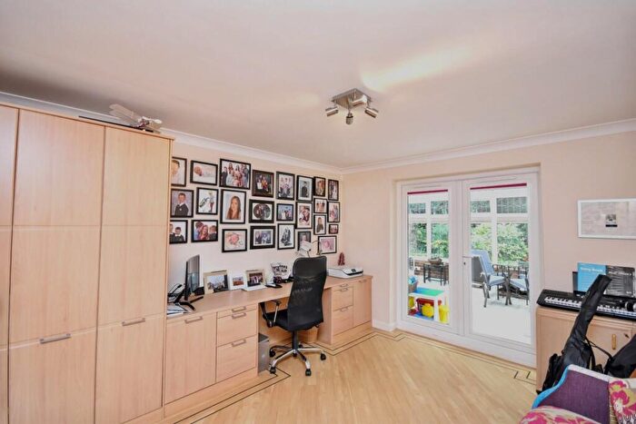 4 Bedroom Detached House For Sale In Park View, Moulton, Northampton, NN3