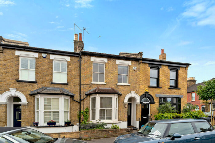 2 Bedroom Terraced House To Rent In Sydney Road, Wanstead, E11