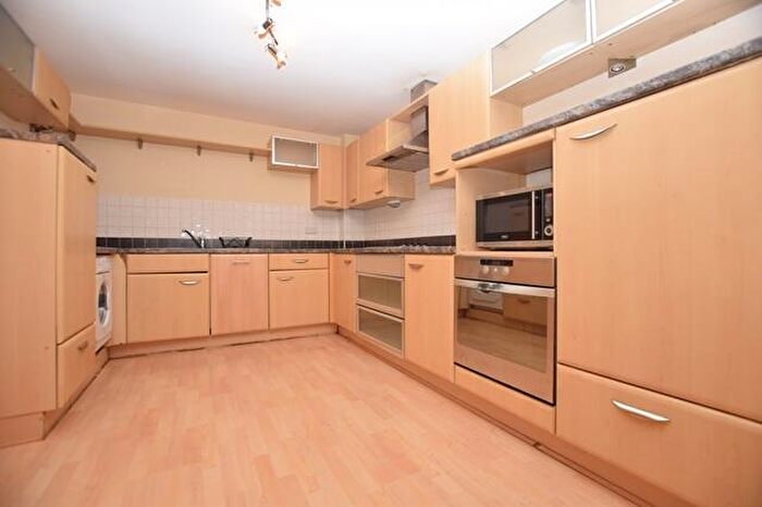 2 Bedroom Apartment To Rent In Royal Plaza, Westfield, Sheffield, S1
