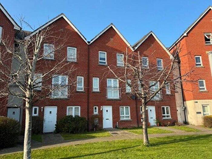 4 Bedroom Town House For Sale In Newfoundland Drive, Poole, BH15