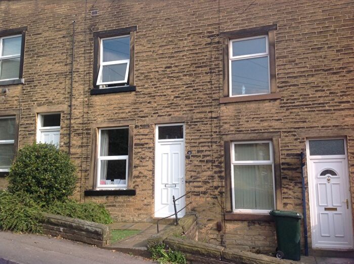 3 Bedroom Terraced House To Rent In Nethermoor View, Bingley, BD16