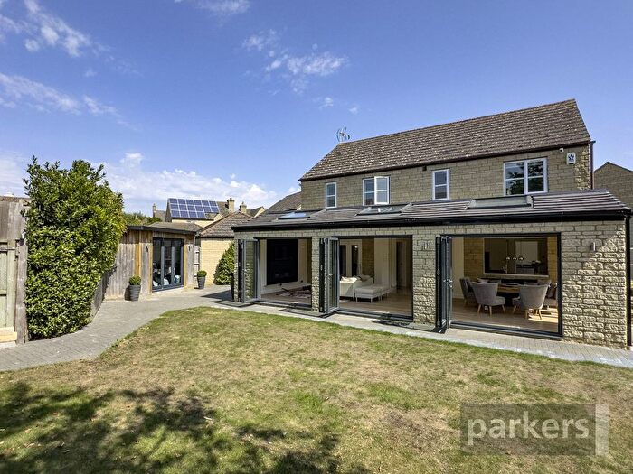 4 Bedroom Detached House For Sale In Willows Edge, Eynsham, Witney, OX29