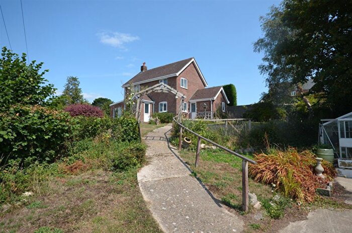 2 Bedroom Detached House For Sale In Kingston, Sturminster Newton, DT10