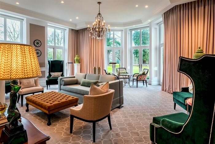 2 Bedroom Flat For Sale In Coopers Hill Lane, Englefield Green, Egham, TW20