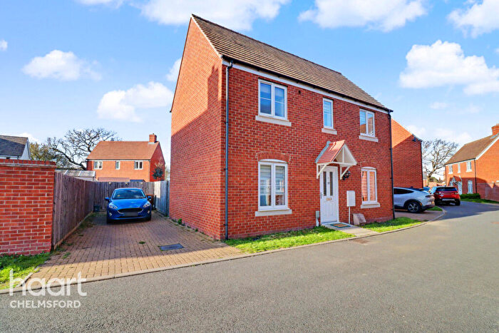 3 Bedroom Detached House For Sale In Clover Drive, Chelmsford, CM1