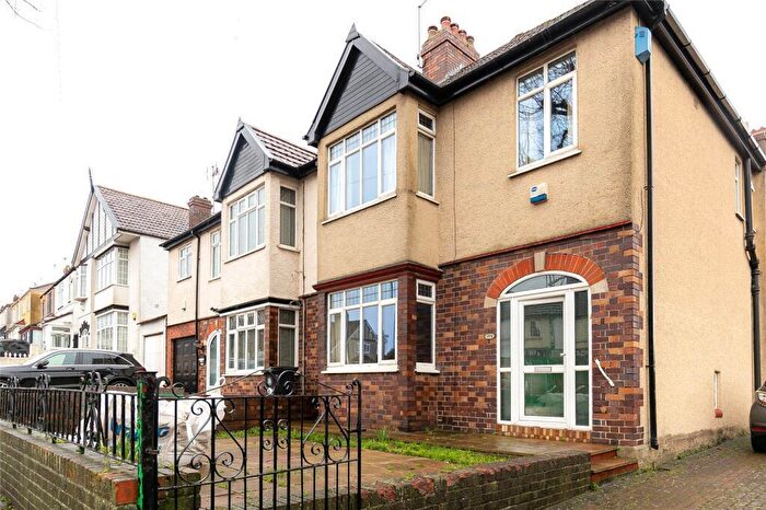 4 Bedroom Semi-Detached House To Rent In Muller Road, Horfield, Bristol, BS7