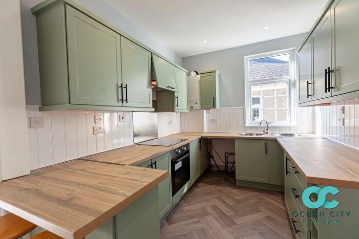 2 Bedroom Flat To Rent In Beechwood Avenue, Plymouth, PL4