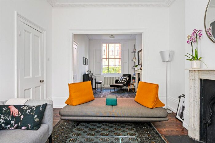4 Bedroom Semi-Detached House To Rent In Gibson Square, Islington, London, N1