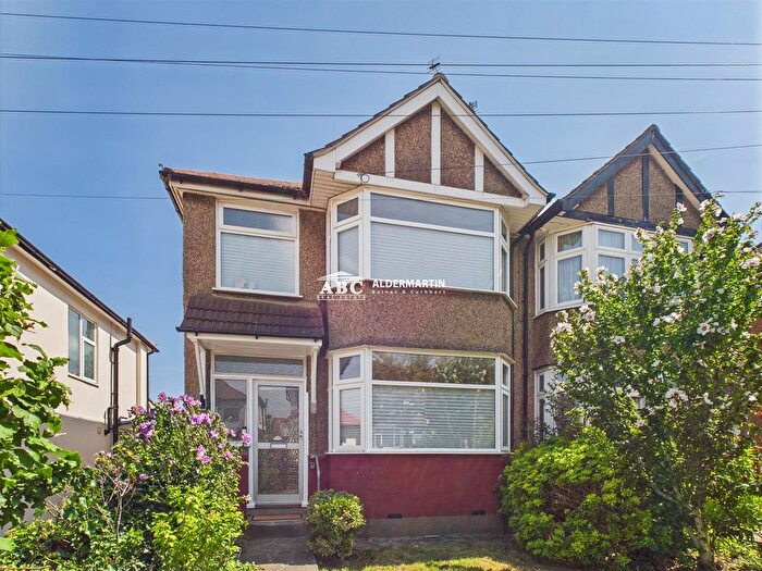 3 Bedroom Property For Sale In Clovelly Avenue, London, NW9