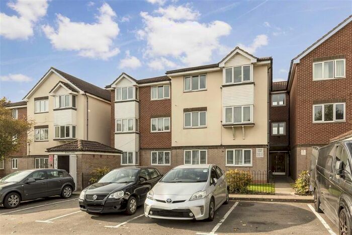 1 Bedroom Flat To Rent In Pinemartin Close, NW2
