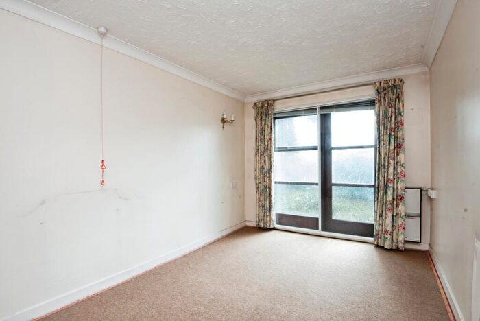 1 Bedroom Apartment For Sale In Brandreth Court, Harrow, HA1