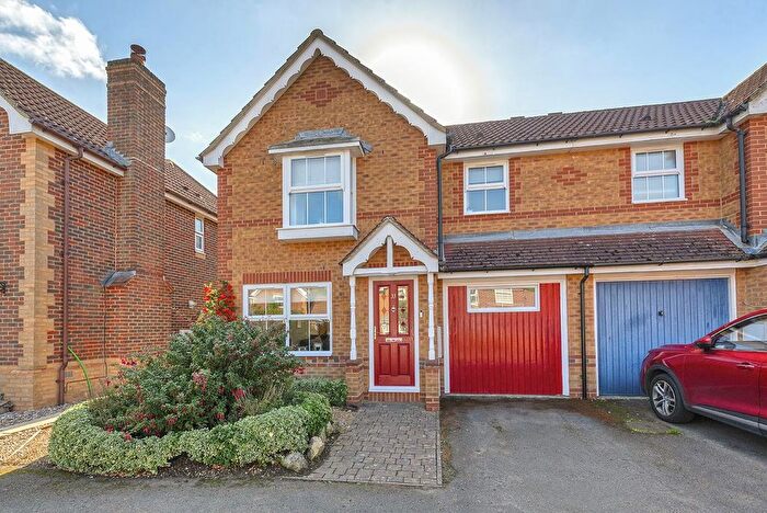 3 Bedroom Semi-Detached House For Sale In Chestnut Close, Kings Hill, ME19