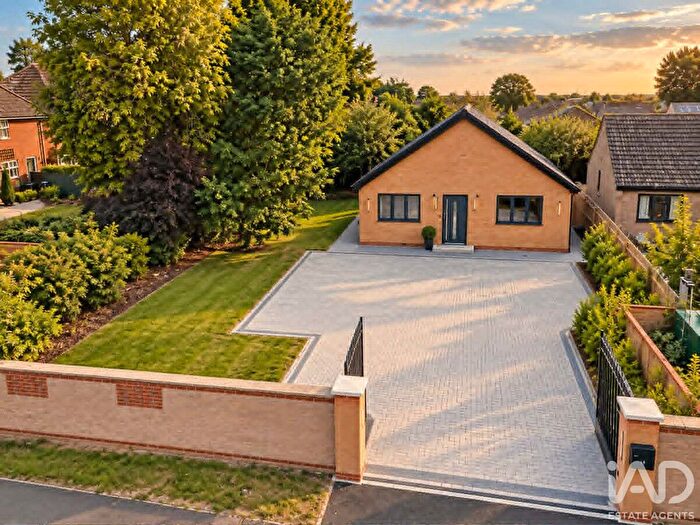 3 Bedroom Bungalow For Sale In Lynn Road, Central Ely, Cambridgeshire, CB6