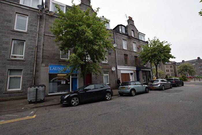 1 Bedroom Flat To Rent In Northfield Place, Rosemount, Aberdeen, AB25