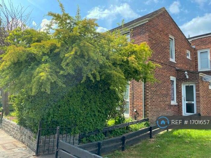 4 Bedroom Terraced House To Rent In Chevington, London, NW2